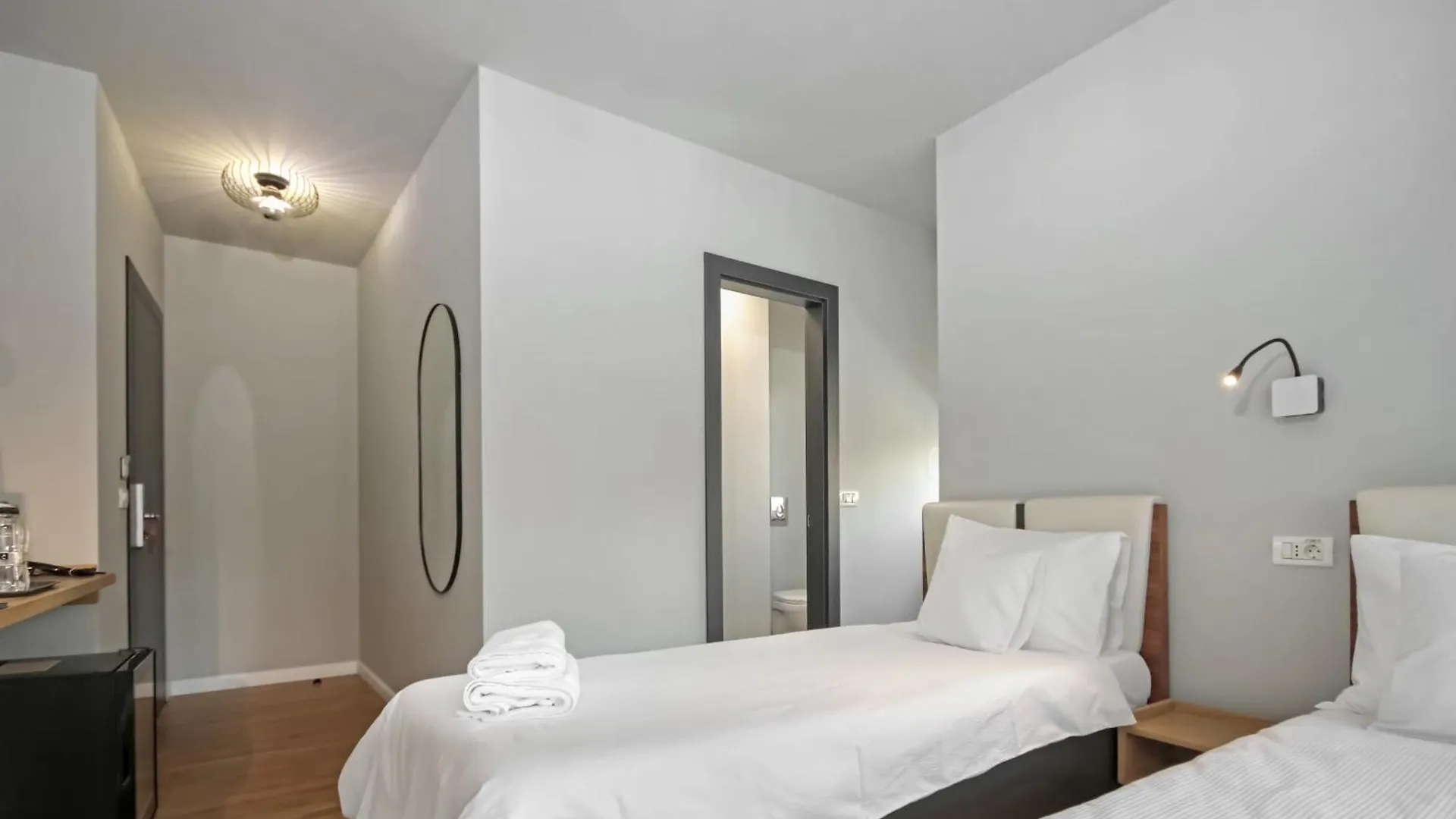 Pit4U Accommodation Bucharest 0*,  Romania
