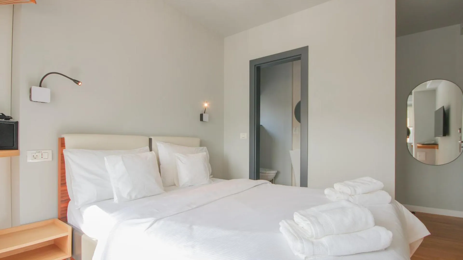 Pit4U Accommodation Bucharest 0*,  Romania
