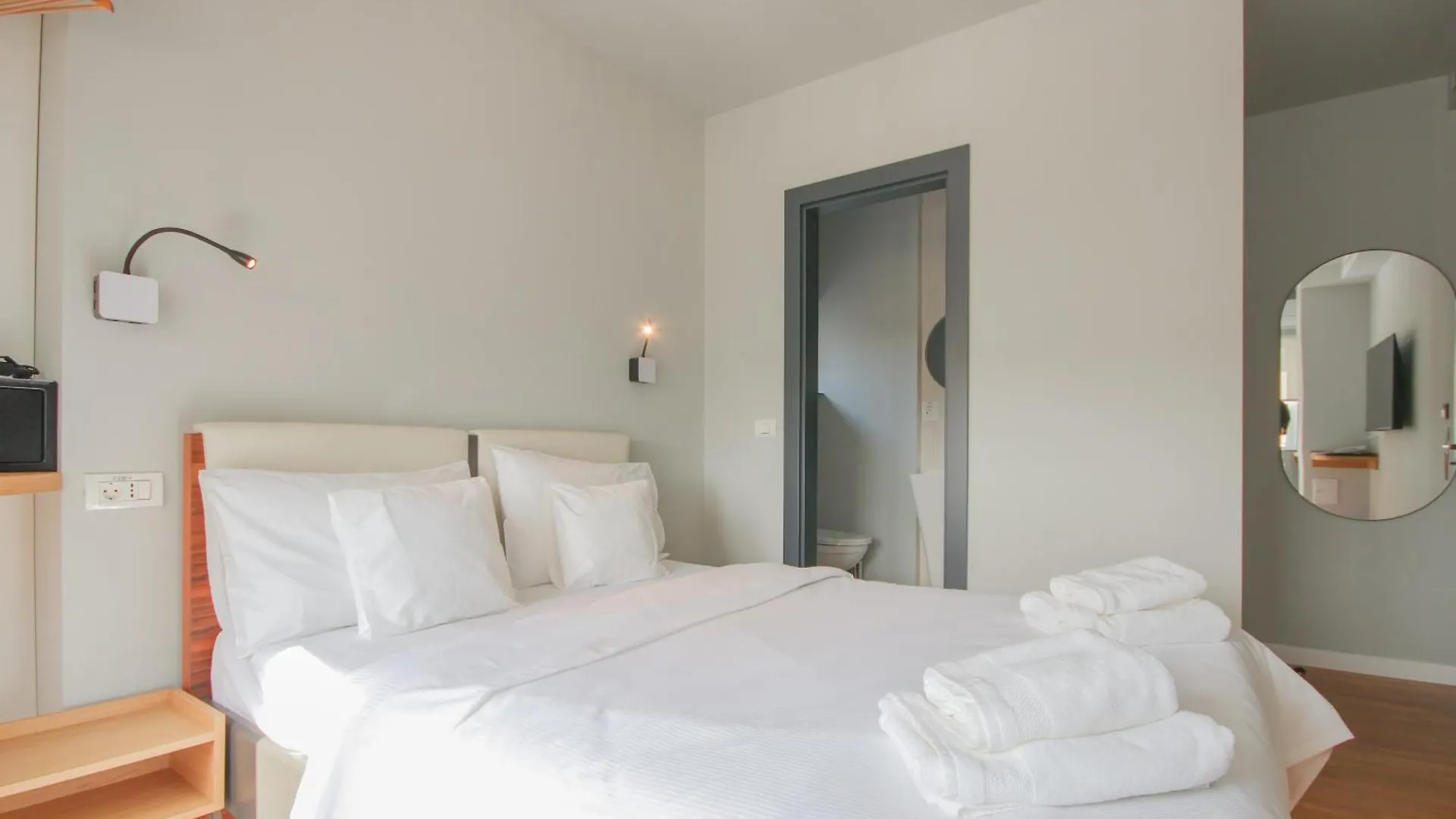 Pit4U Accommodation Bucharest Aparthotel