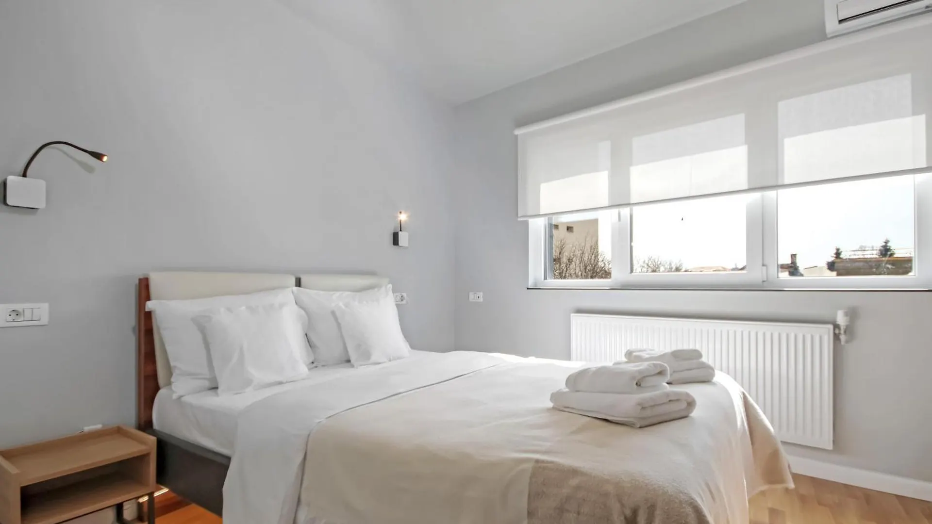 Pit4U Accommodation Бухарест 0*,  Румыния