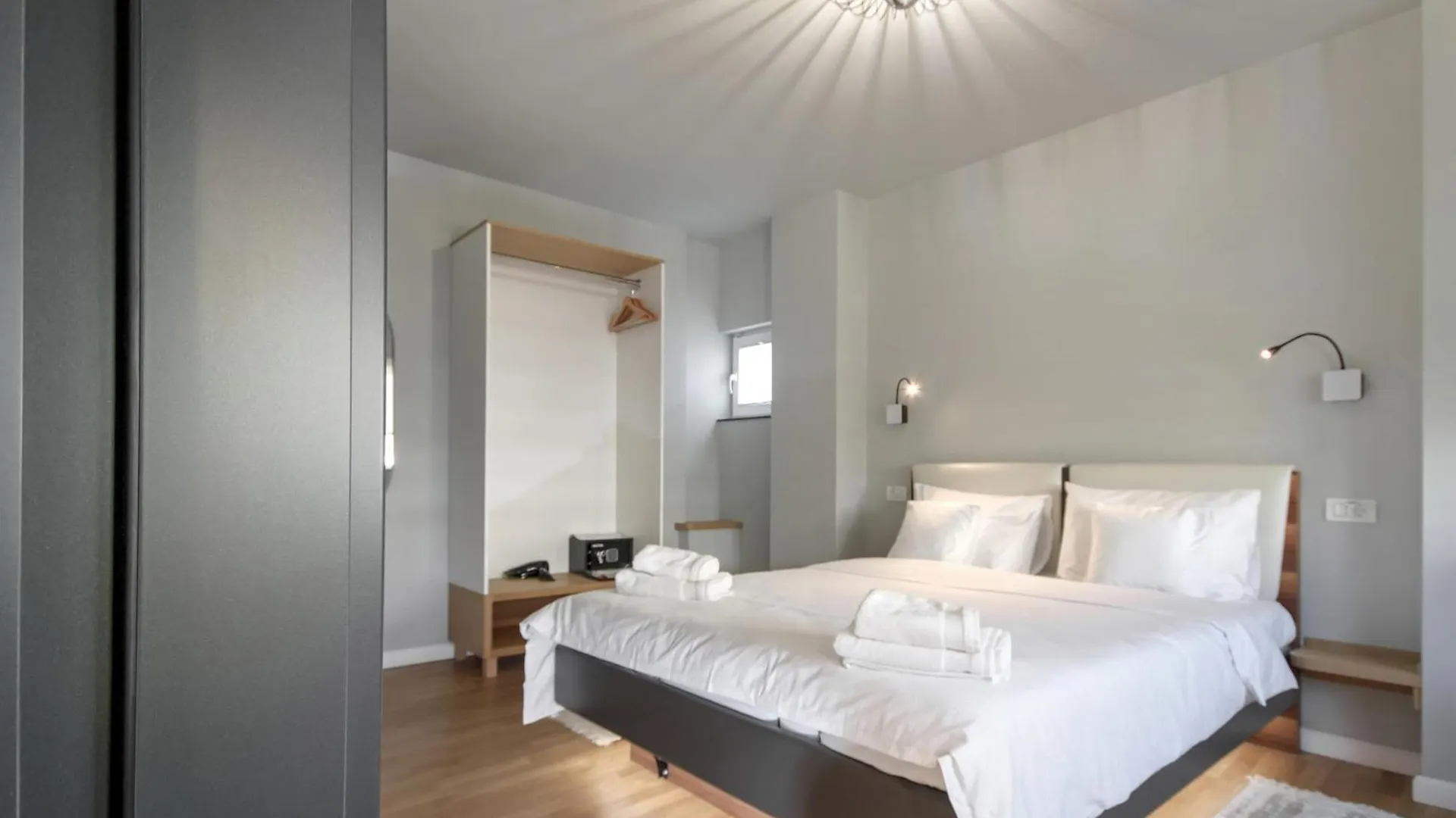 Pit4U Accommodation Бухарест 0*,  Румыния